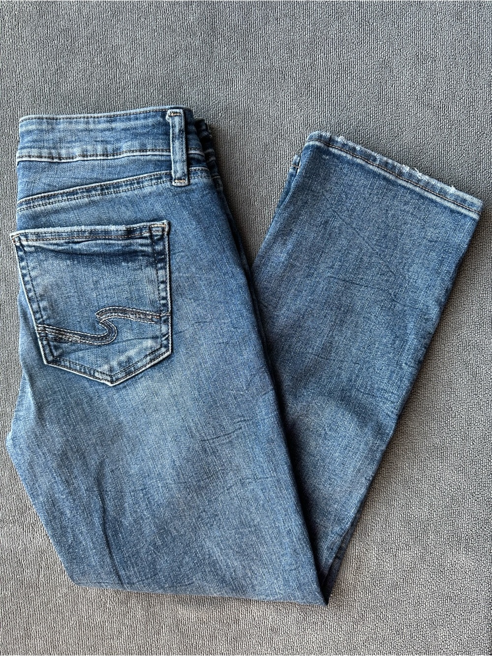 Silver Jeans Britt Capri - Size 28